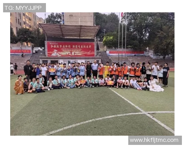 学生足球队团结拼搏展现青春风采助力校园文化建设与发展